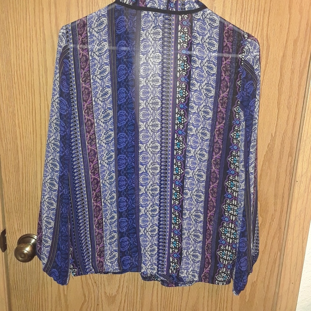 blouse - Picture 3 of 6